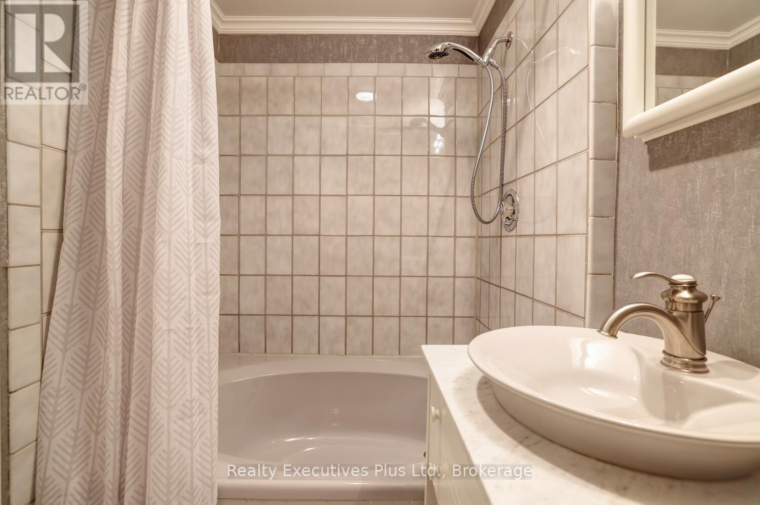 322 Pine Avenue, Oakville, Ontario  L6J 2J9 - Photo 19 - W12994980