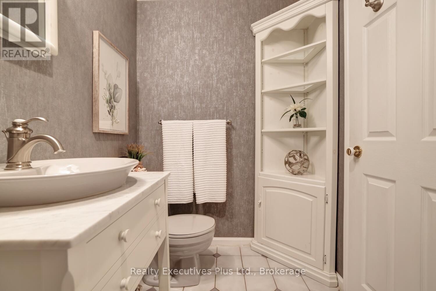 322 Pine Avenue, Oakville, Ontario  L6J 2J9 - Photo 20 - W12994980