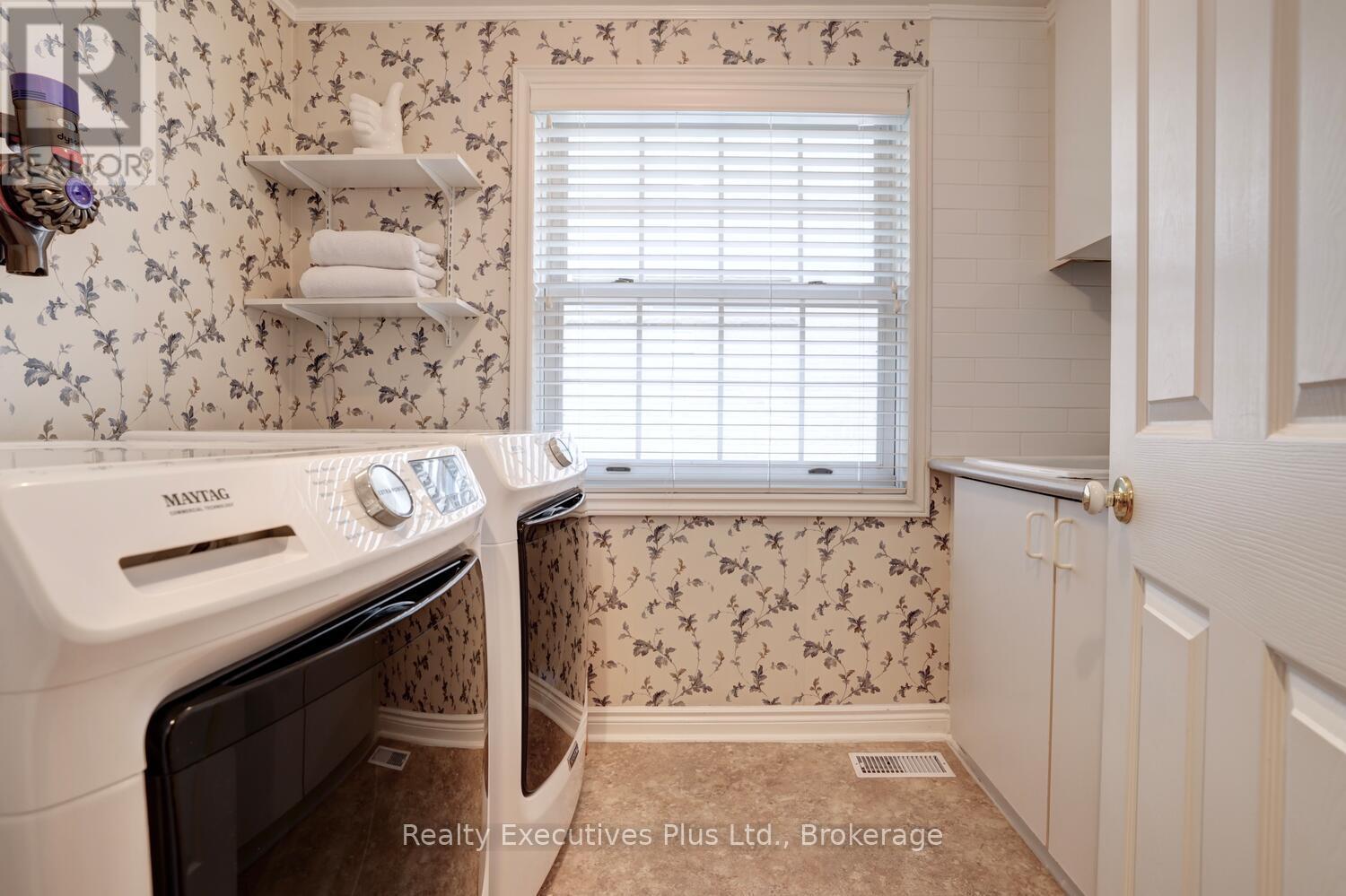 322 Pine Avenue, Oakville, Ontario  L6J 2J9 - Photo 21 - W12994980