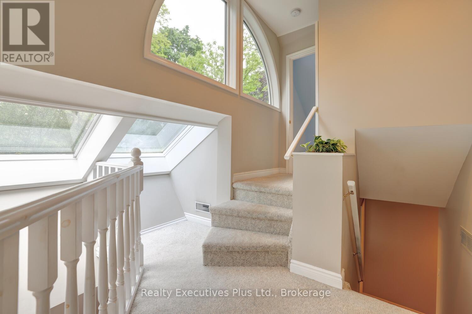 322 Pine Avenue, Oakville, Ontario  L6J 2J9 - Photo 29 - W12994980