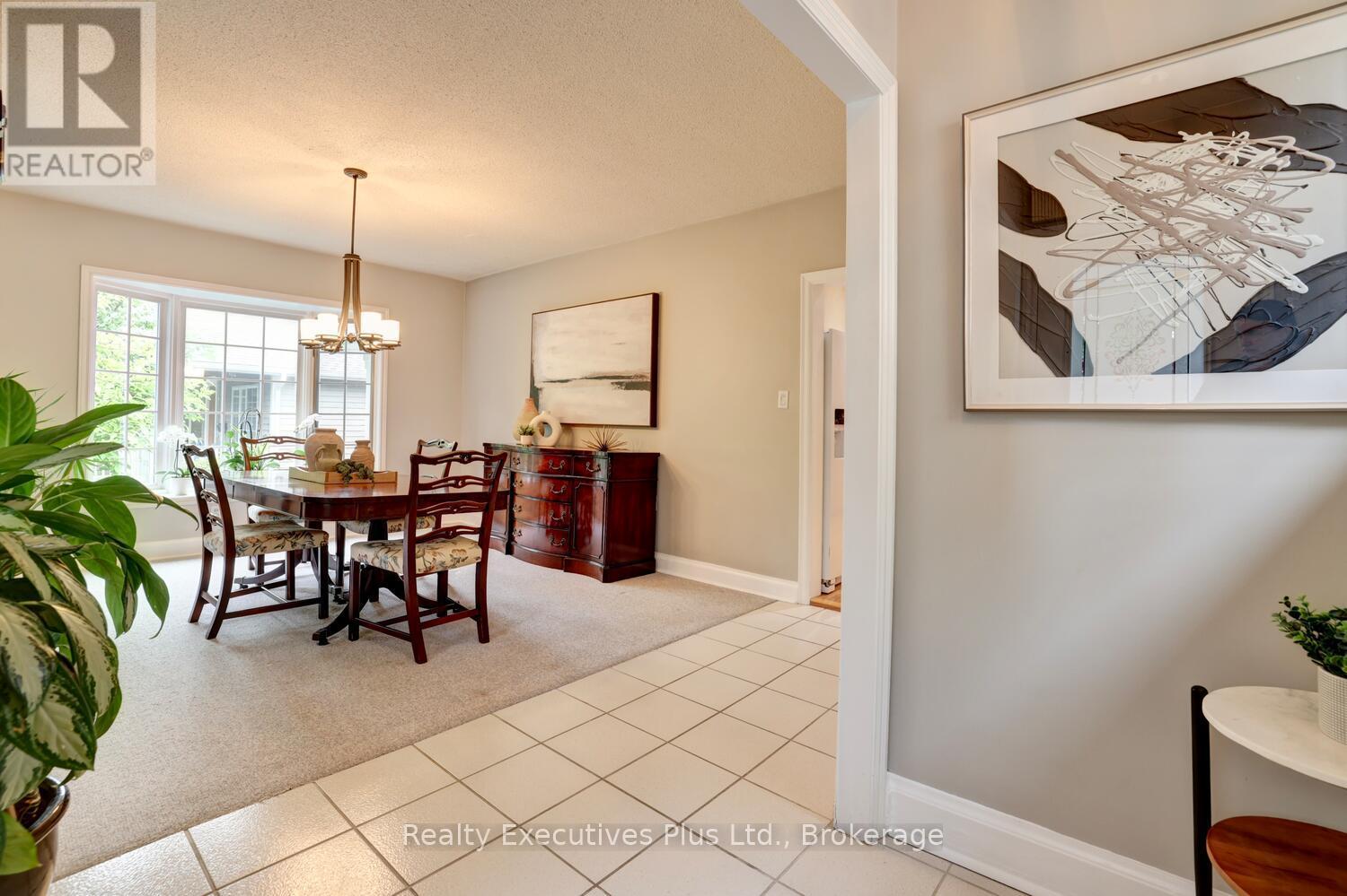 322 Pine Avenue, Oakville, Ontario  L6J 2J9 - Photo 5 - W12994980