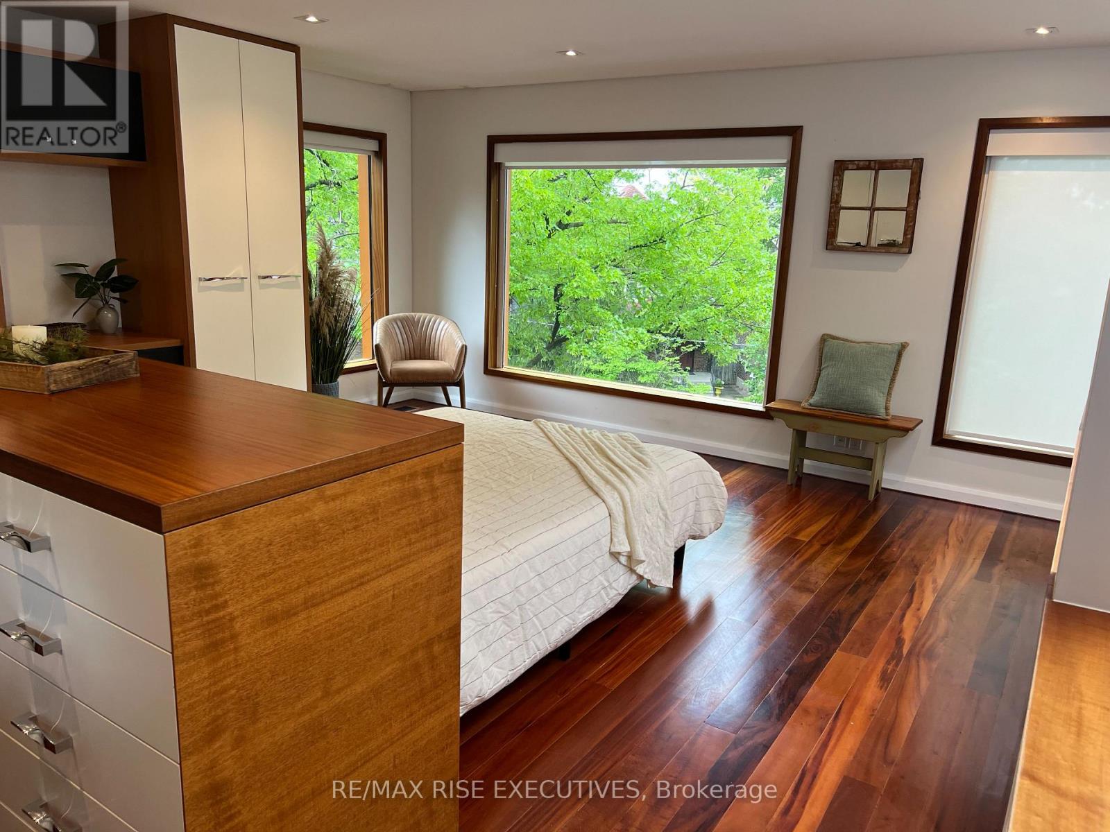 32 Regal Road, Toronto, Ontario  M6H 2J7 - Photo 14 - C12995066