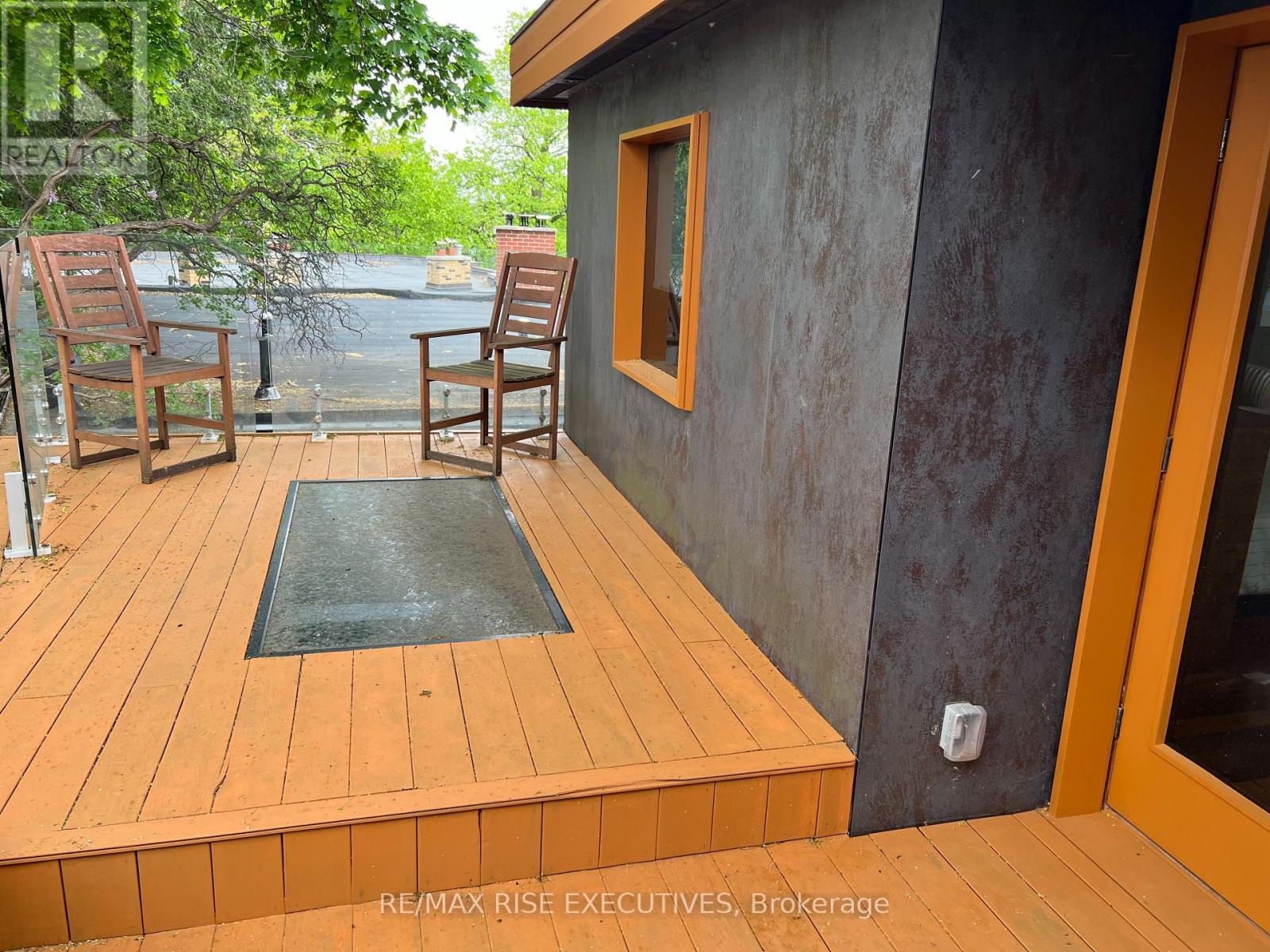 32 Regal Road, Toronto, Ontario  M6H 2J7 - Photo 18 - C12995066