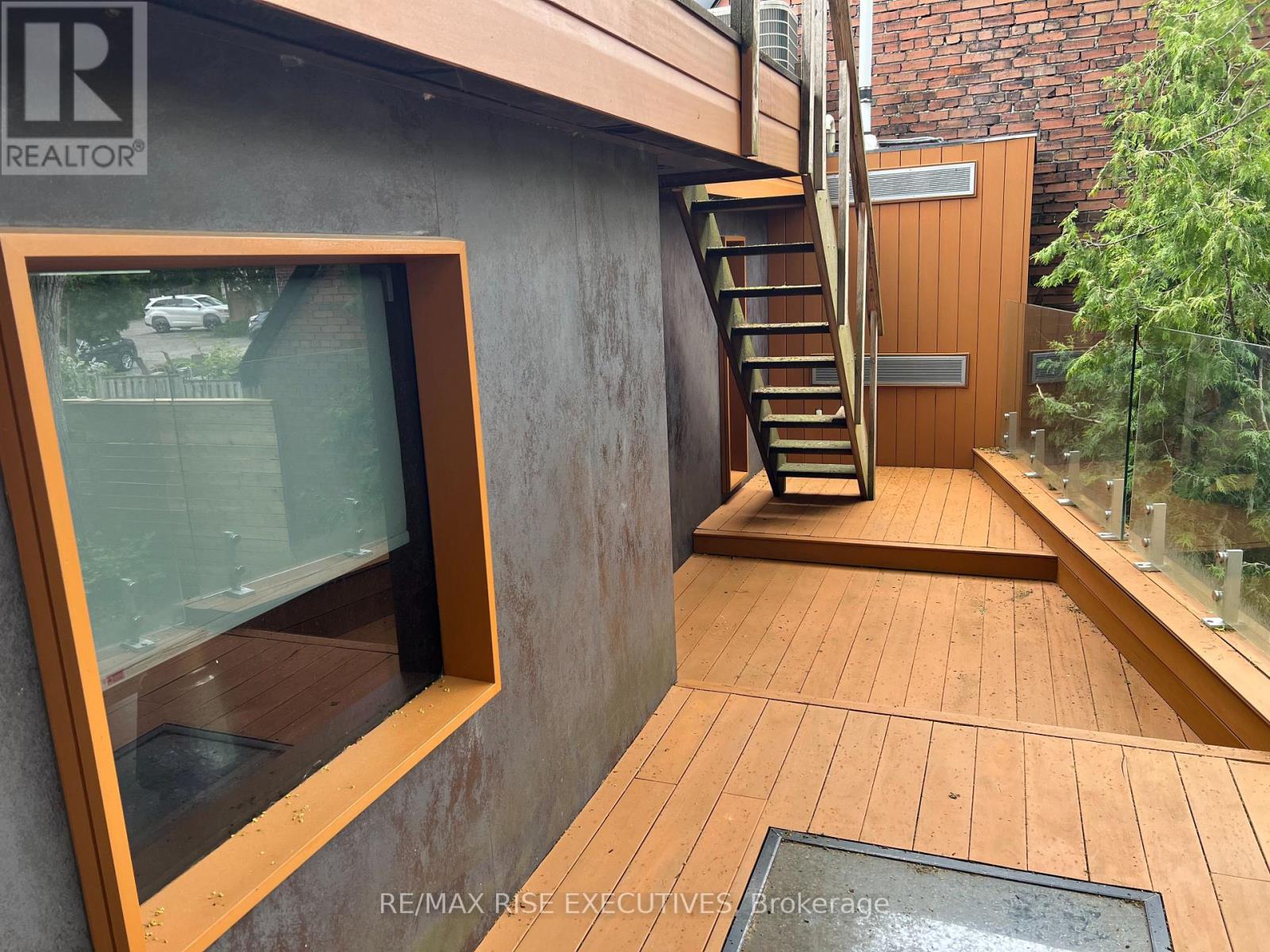 32 Regal Road, Toronto, Ontario  M6H 2J7 - Photo 19 - C12995066