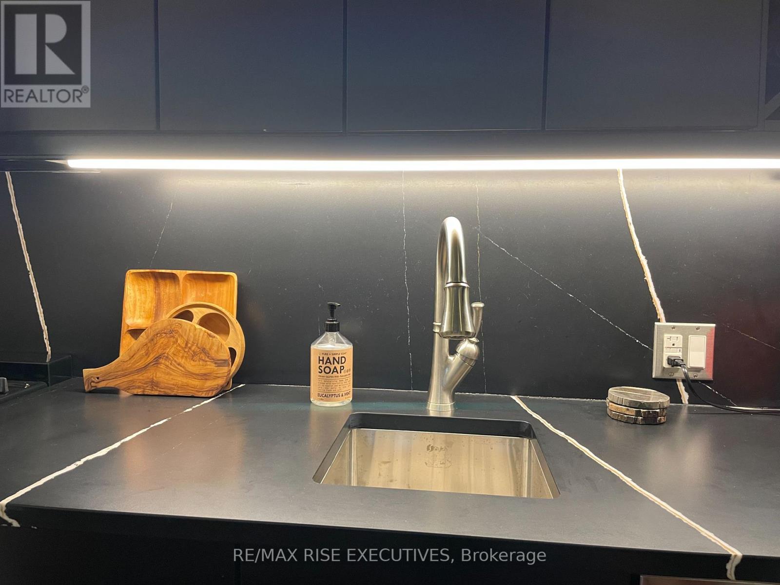 32 Regal Road, Toronto, Ontario  M6H 2J7 - Photo 27 - C12995066