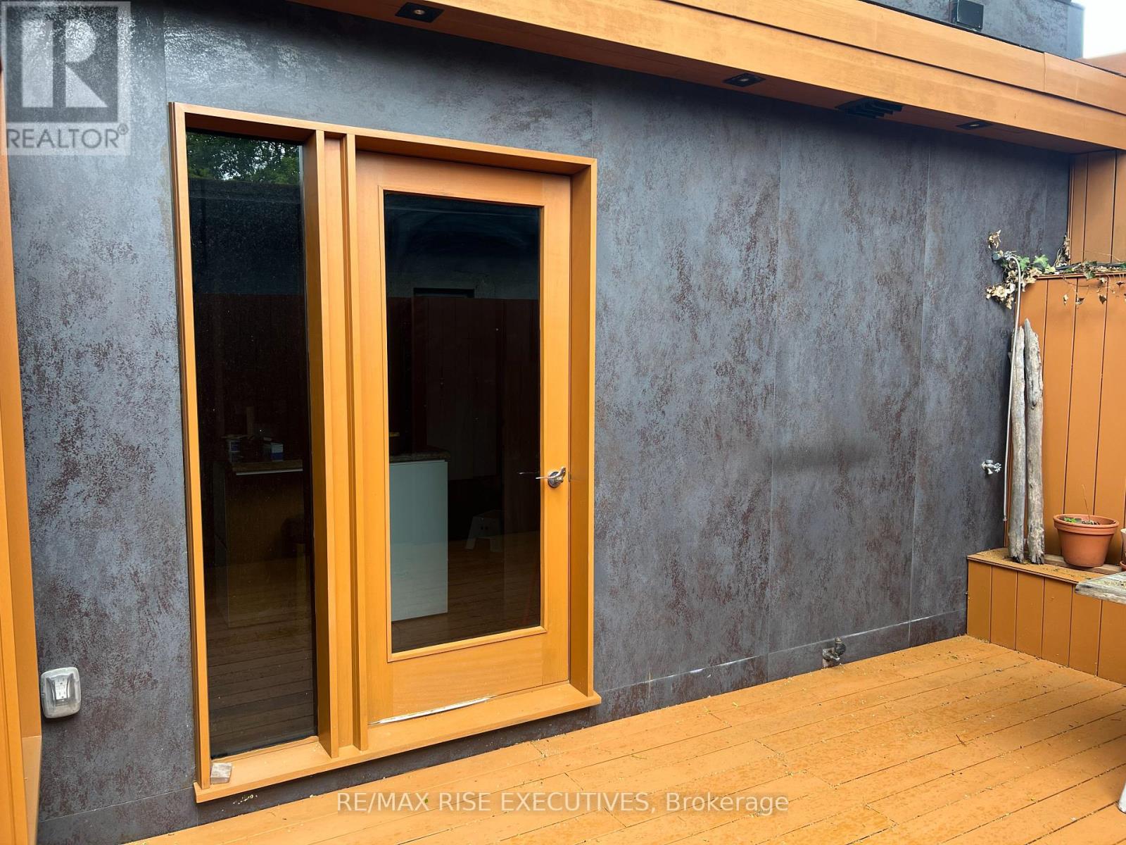 32 Regal Road, Toronto, Ontario  M6H 2J7 - Photo 34 - C12995066