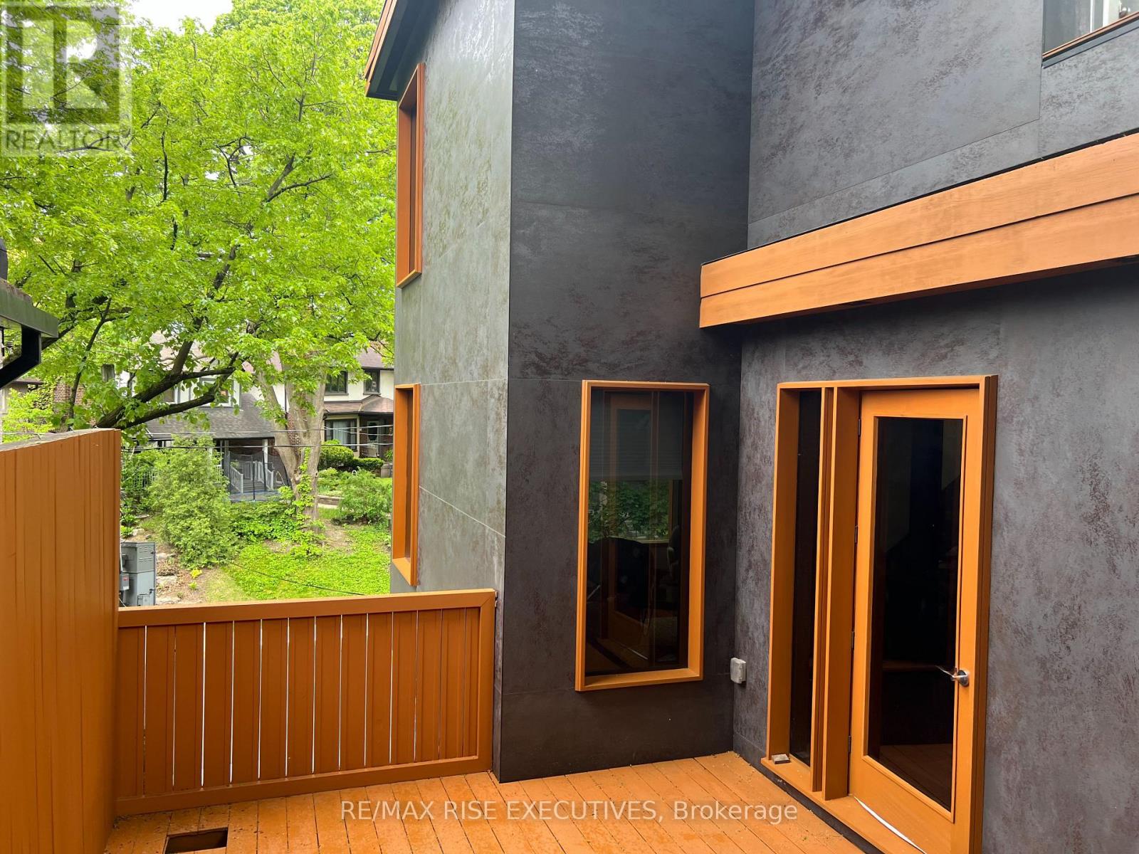 32 Regal Road, Toronto, Ontario  M6H 2J7 - Photo 35 - C12995066