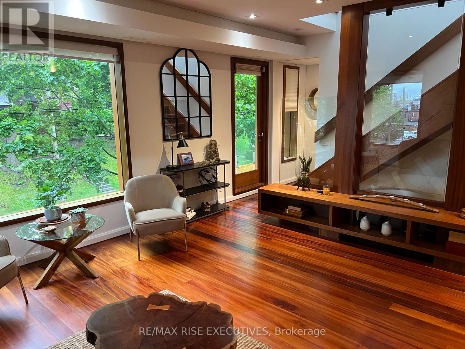 32 Regal Road, Toronto, Ontario  M6H 2J7 - Photo 6 - C12995066