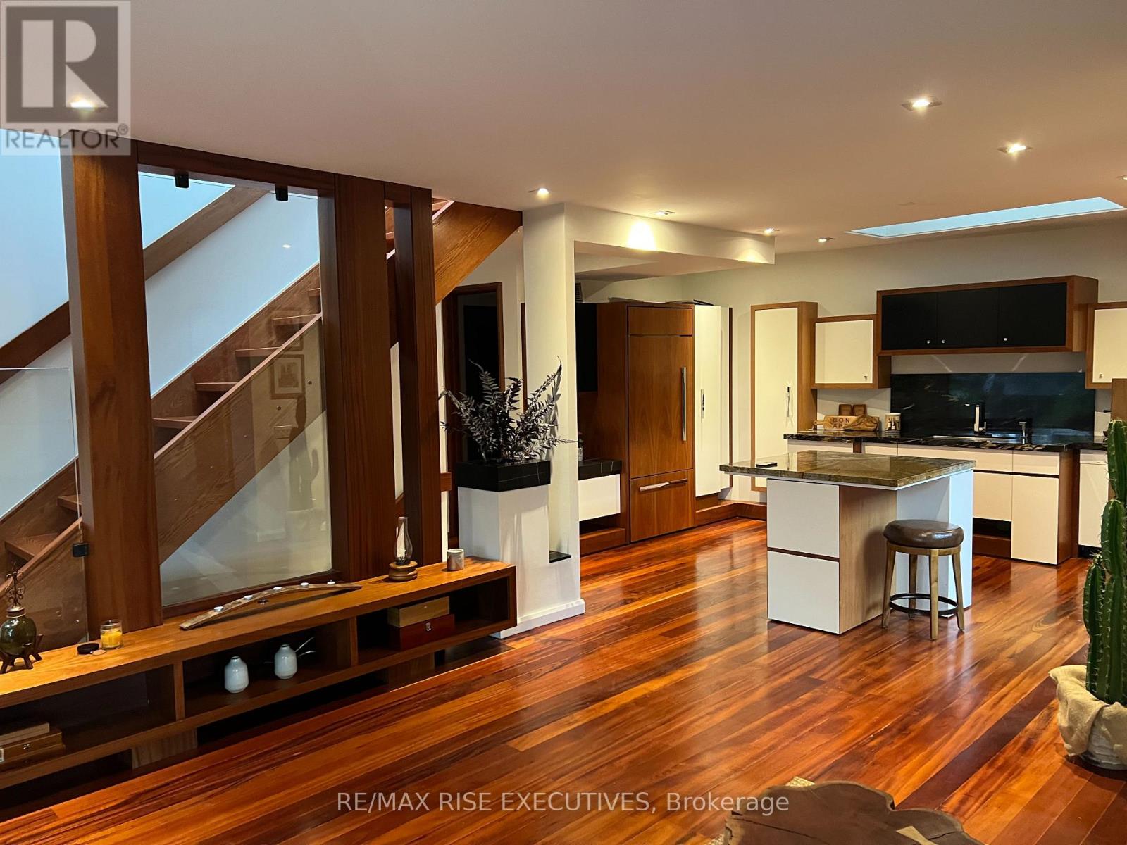 32 Regal Road, Toronto, Ontario  M6H 2J7 - Photo 7 - C12995066