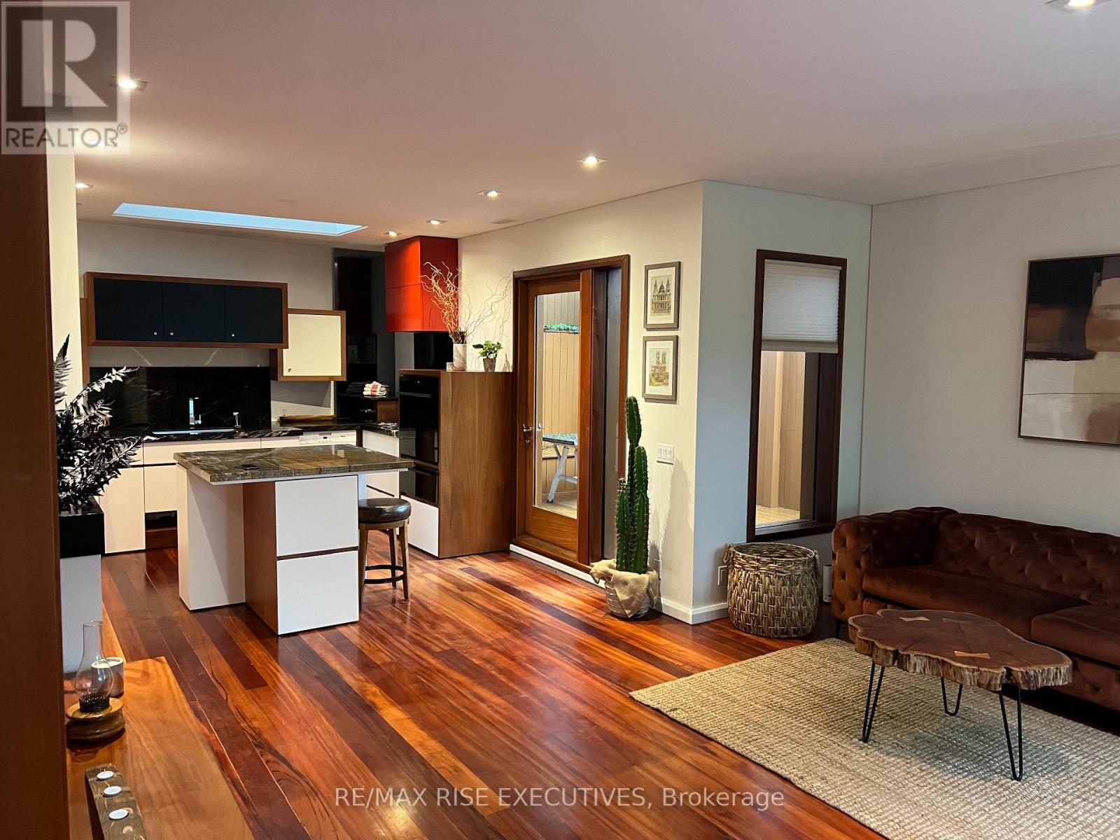 32 Regal Road, Toronto, Ontario  M6H 2J7 - Photo 9 - C12995066