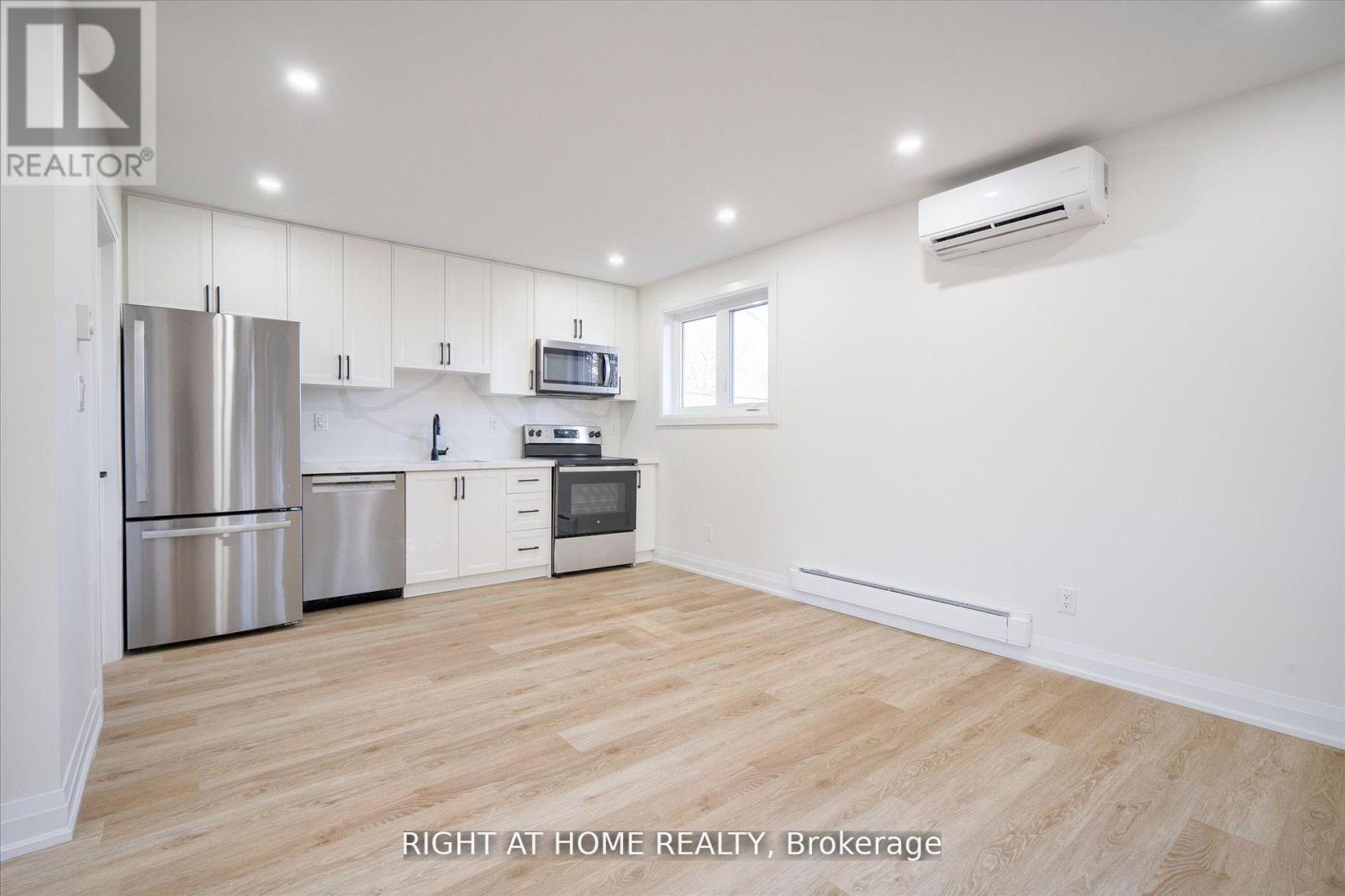 809 Helen Crescent, Pickering, Ontario  L1W 1V1 - Photo 2 - E12995192