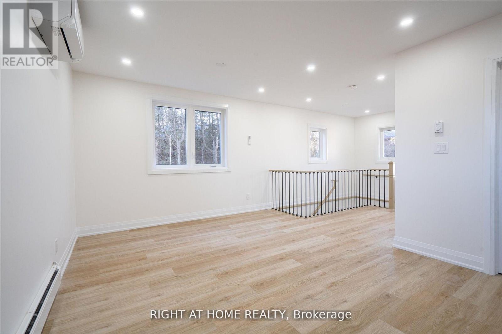 809 Helen Crescent, Pickering, Ontario  L1W 1V1 - Photo 4 - E12995192