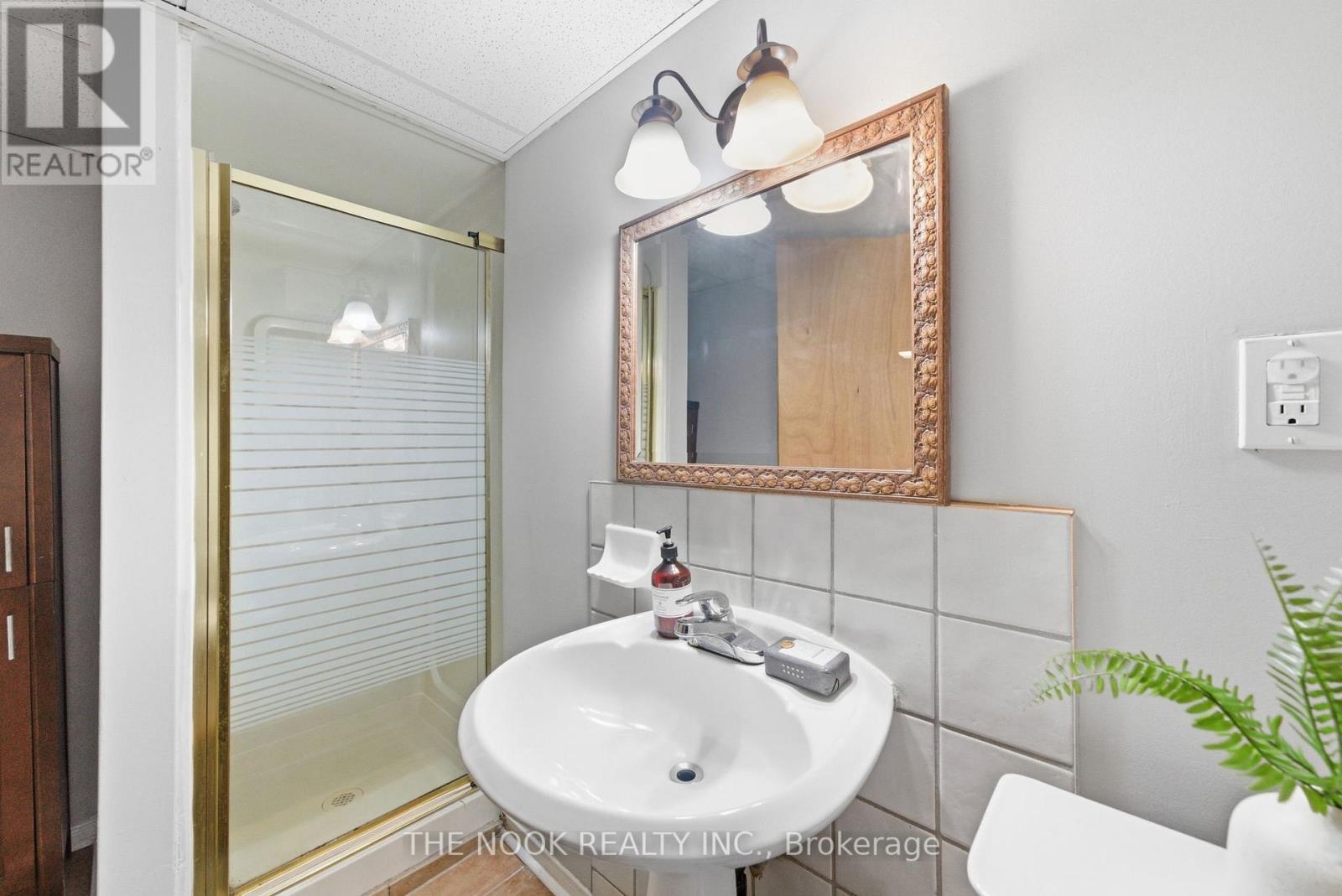 1005 Centre Street N, Whitby, Ontario  L1N 4V4 - Photo 30 - E12995194