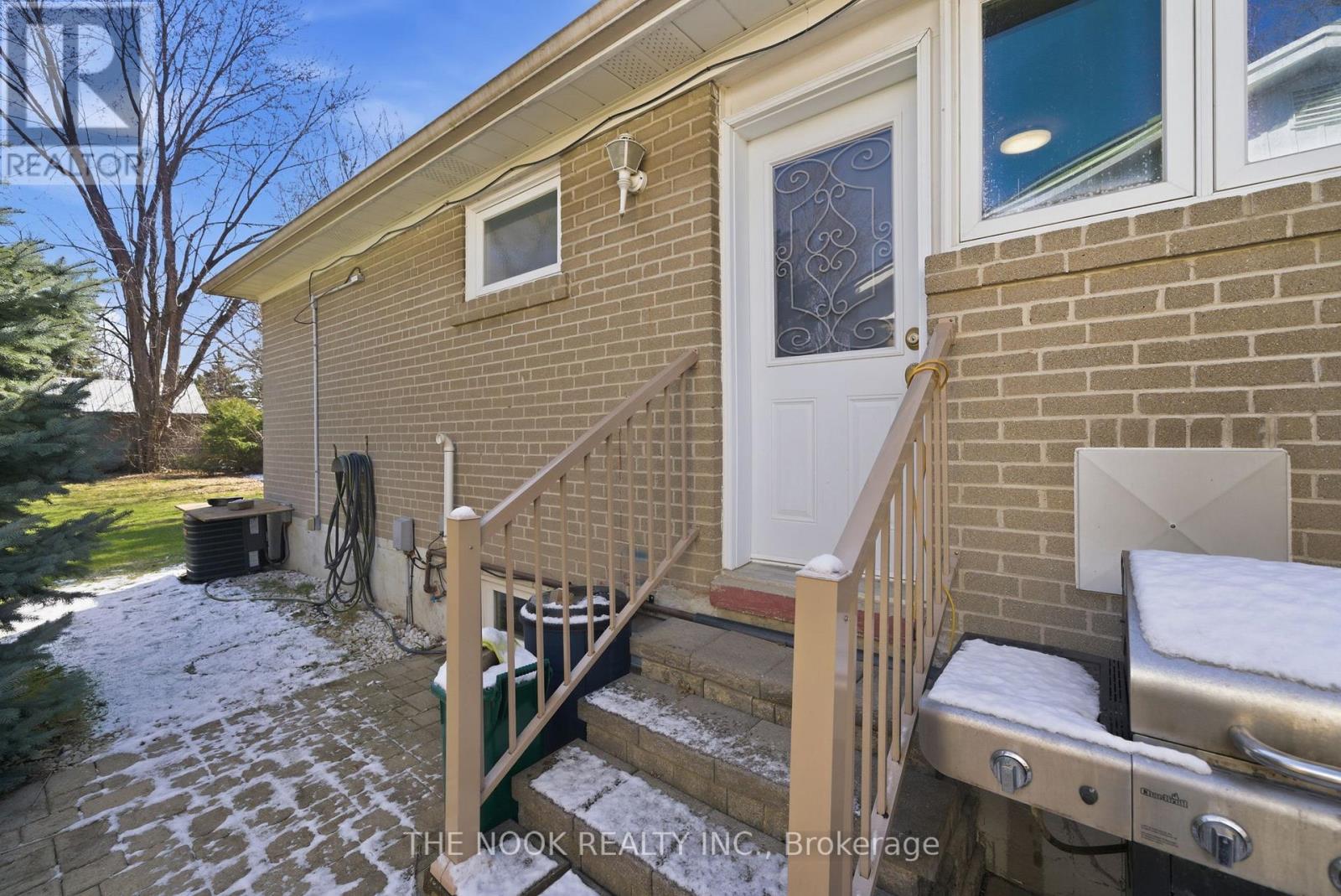 1005 Centre Street N, Whitby, Ontario  L1N 4V4 - Photo 32 - E12995194