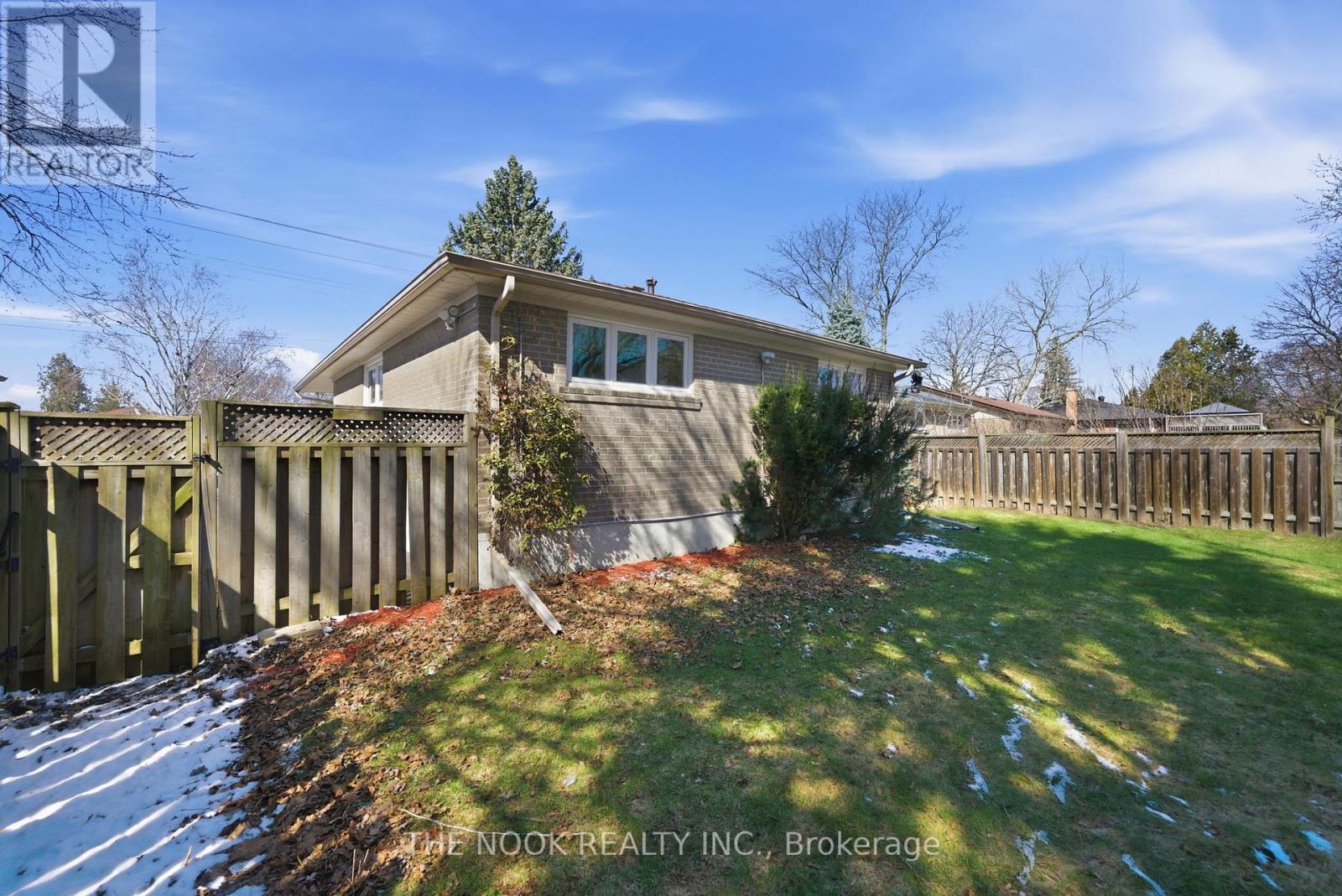 1005 Centre Street N, Whitby, Ontario  L1N 4V4 - Photo 35 - E12995194