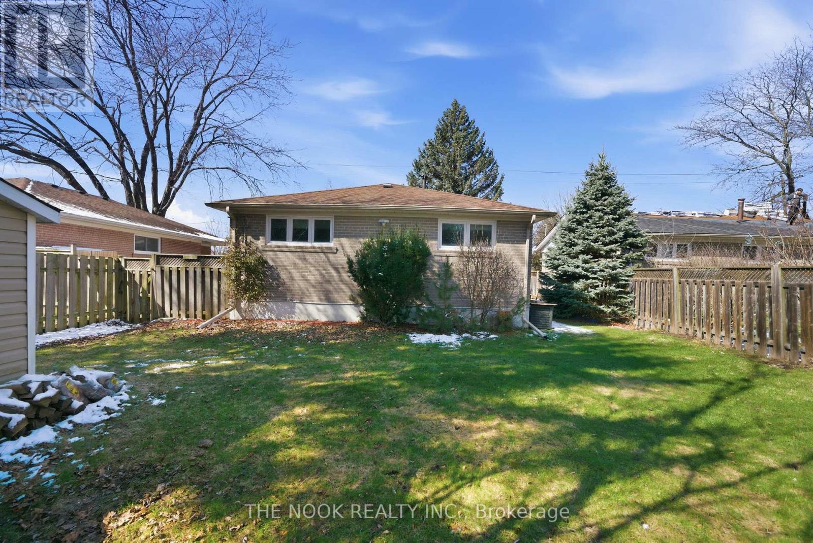 1005 Centre Street N, Whitby, Ontario  L1N 4V4 - Photo 36 - E12995194