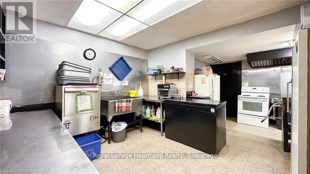 3064 Patrick Street, Howick, Ontario N0G 1V0 - Photo 15 - X12995162