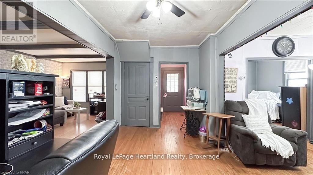 3064 Patrick Street, Howick, Ontario N0G 1V0 - Photo 7 - X12995162