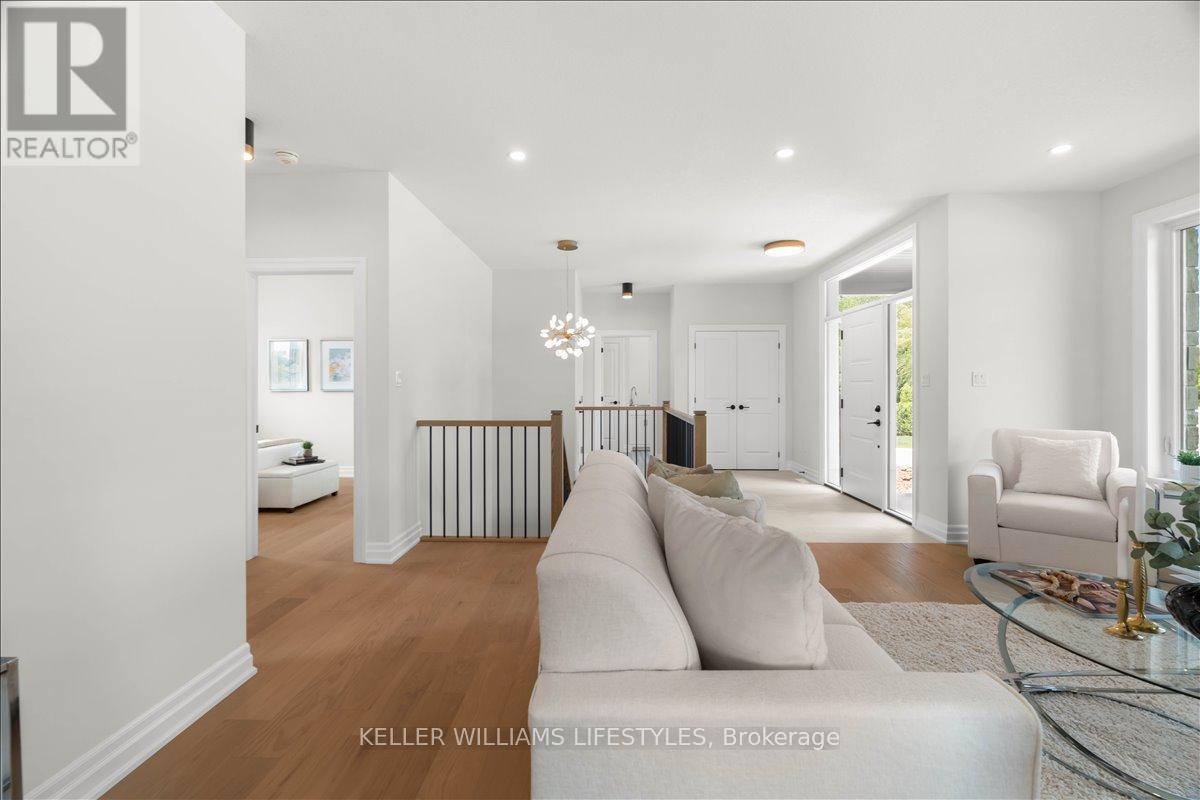 39 East Glen Drive, Lambton Shores, Ontario  N0M 1B0 - Photo 10 - X12994926