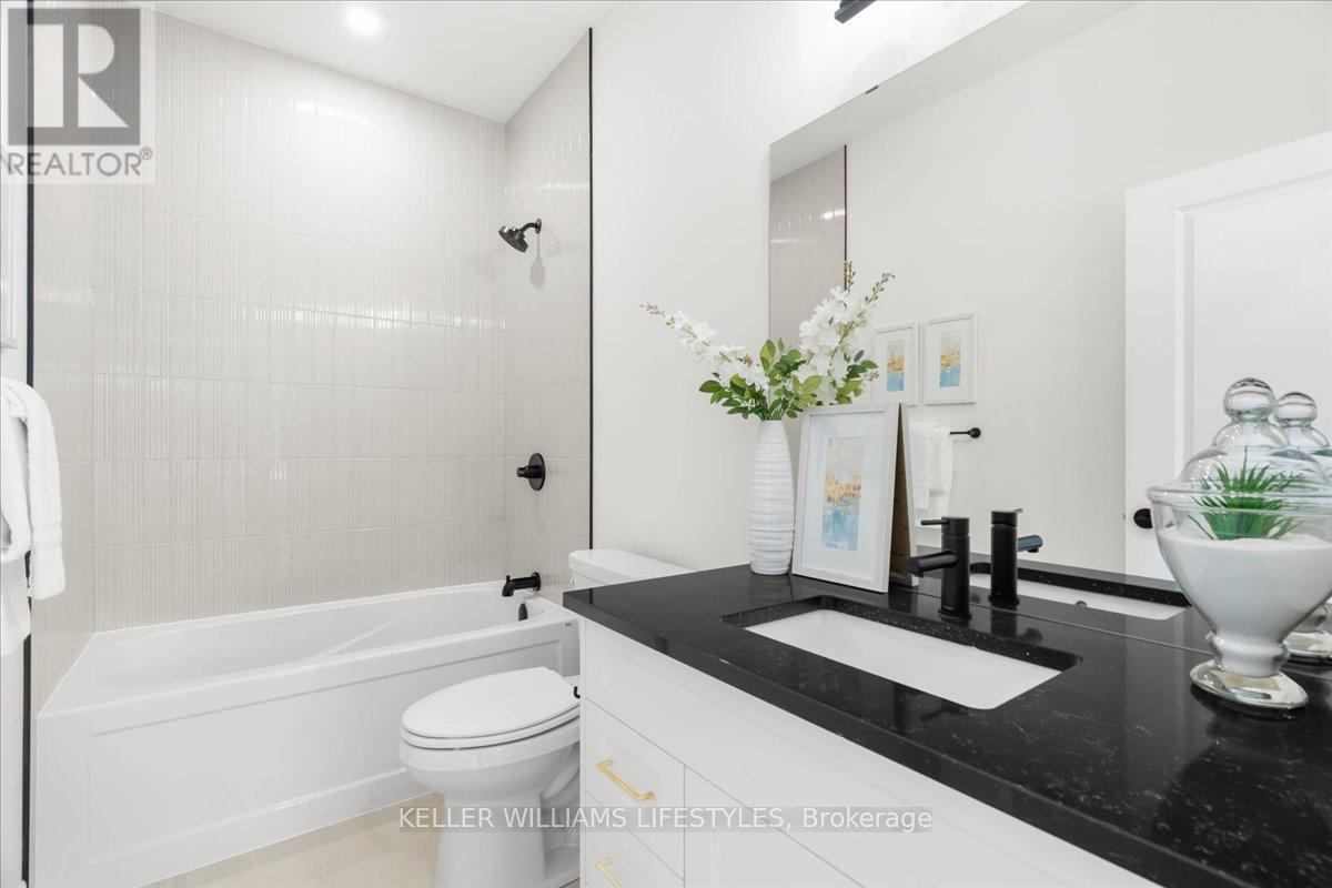 39 East Glen Drive, Lambton Shores, Ontario  N0M 1B0 - Photo 32 - X12994926