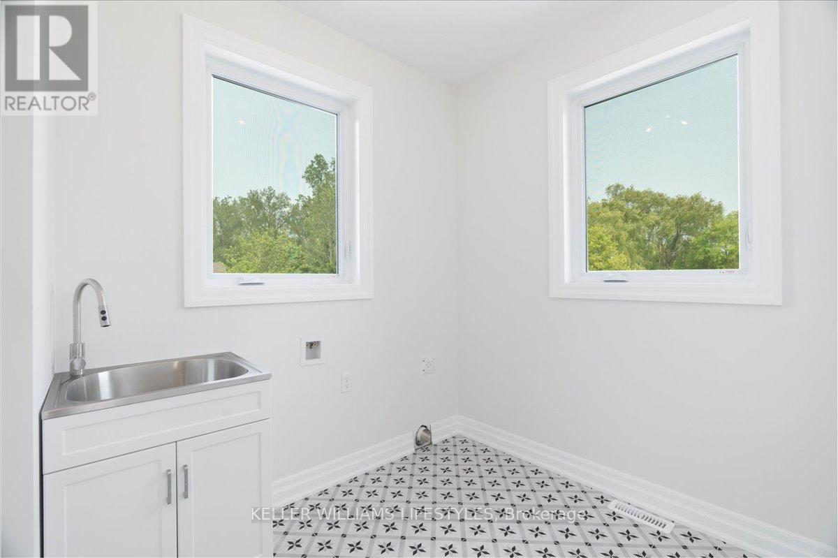 39 East Glen Drive, Lambton Shores, Ontario  N0M 1B0 - Photo 35 - X12994926