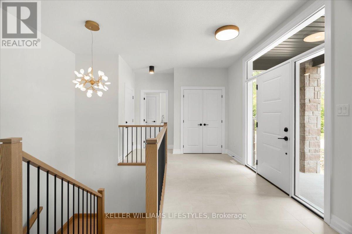 39 East Glen Drive, Lambton Shores, Ontario  N0M 1B0 - Photo 7 - X12994926