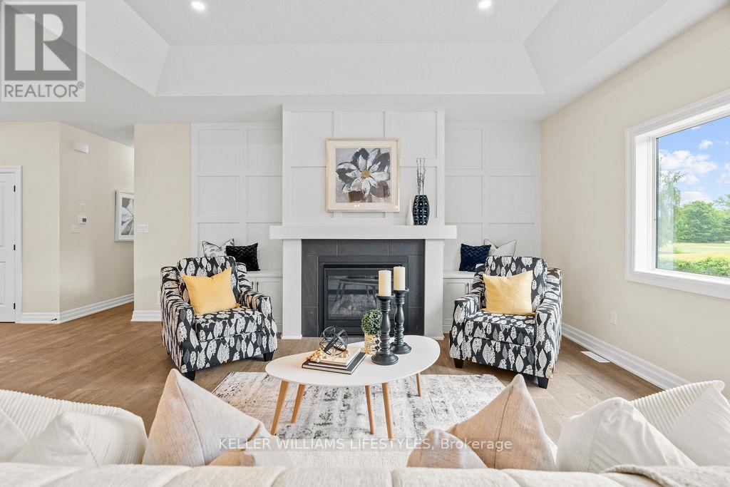 52 East Glen Drive, Lambton Shores, Ontario  N0M 1B0 - Photo 10 - X12994934