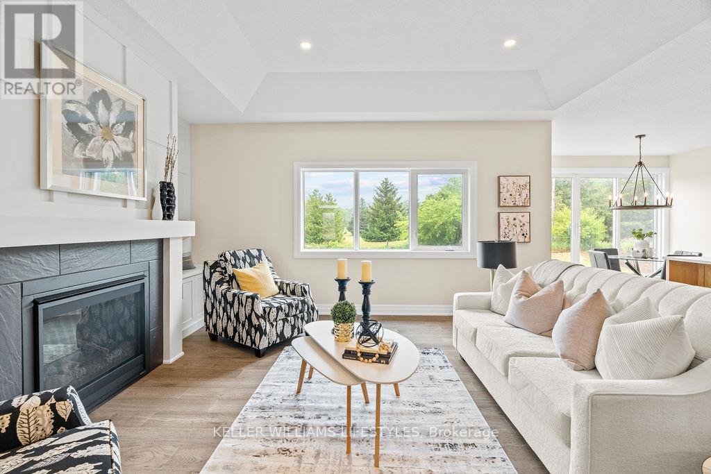 52 East Glen Drive, Lambton Shores, Ontario  N0M 1B0 - Photo 11 - X12994934