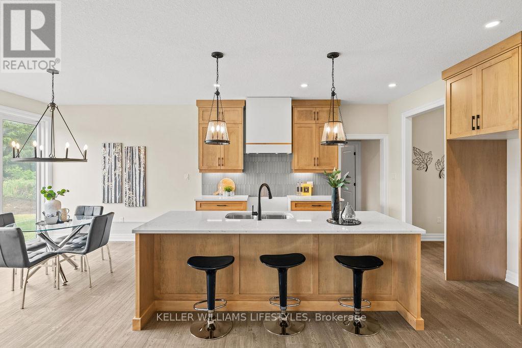 52 East Glen Drive, Lambton Shores, Ontario  N0M 1B0 - Photo 12 - X12994934