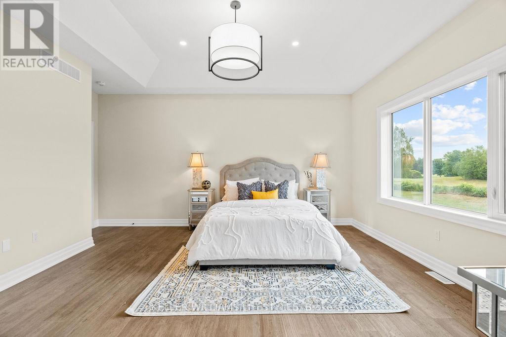 52 East Glen Drive, Lambton Shores, Ontario  N0M 1B0 - Photo 36 - X12994934