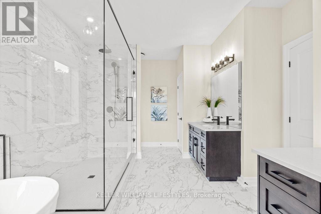 52 East Glen Drive, Lambton Shores, Ontario  N0M 1B0 - Photo 38 - X12994934