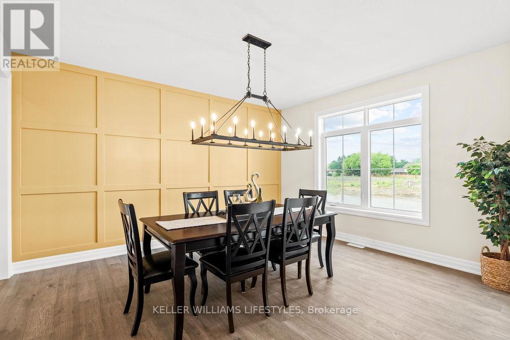 52 East Glen Drive, Lambton Shores, Ontario  N0M 1B0 - Photo 4 - X12994934