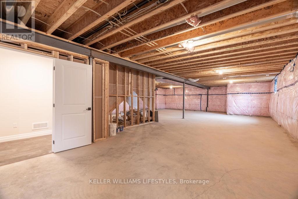 52 East Glen Drive, Lambton Shores, Ontario  N0M 1B0 - Photo 45 - X12994934