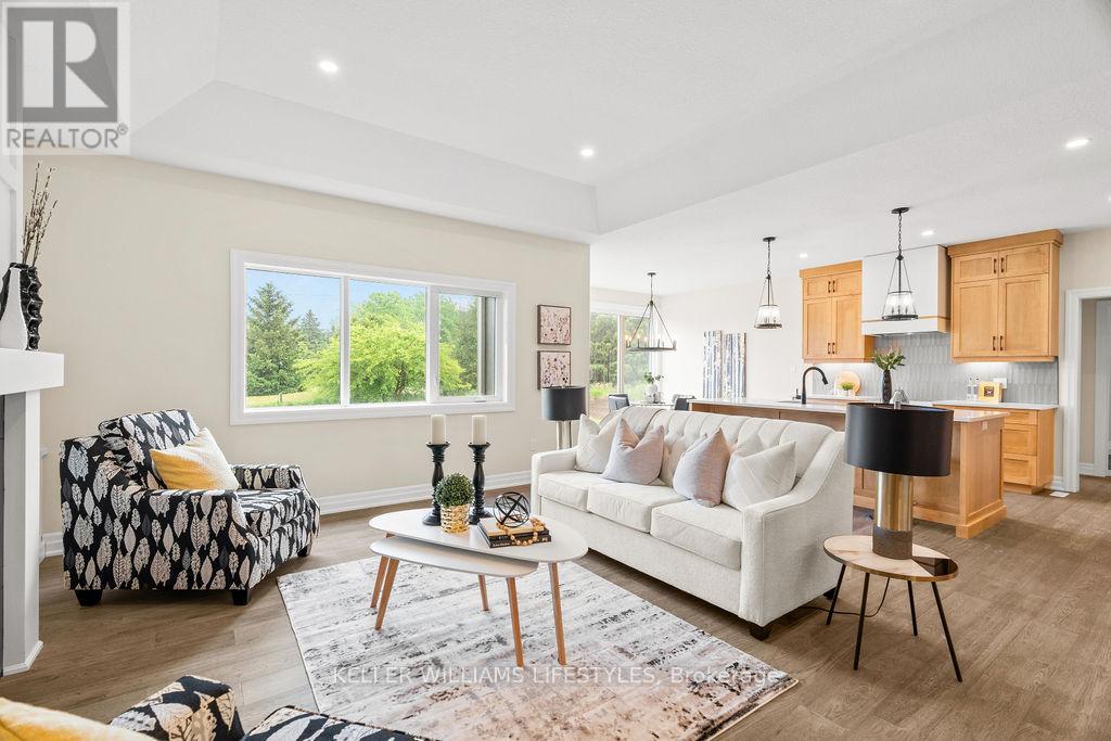 52 East Glen Drive, Lambton Shores, Ontario  N0M 1B0 - Photo 8 - X12994934