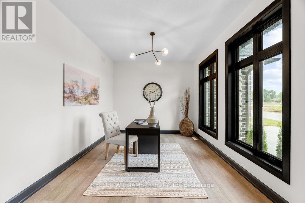 65 East Glen Drive, Lambton Shores, Ontario  N0M 1B0 - Photo 10 - X12994942