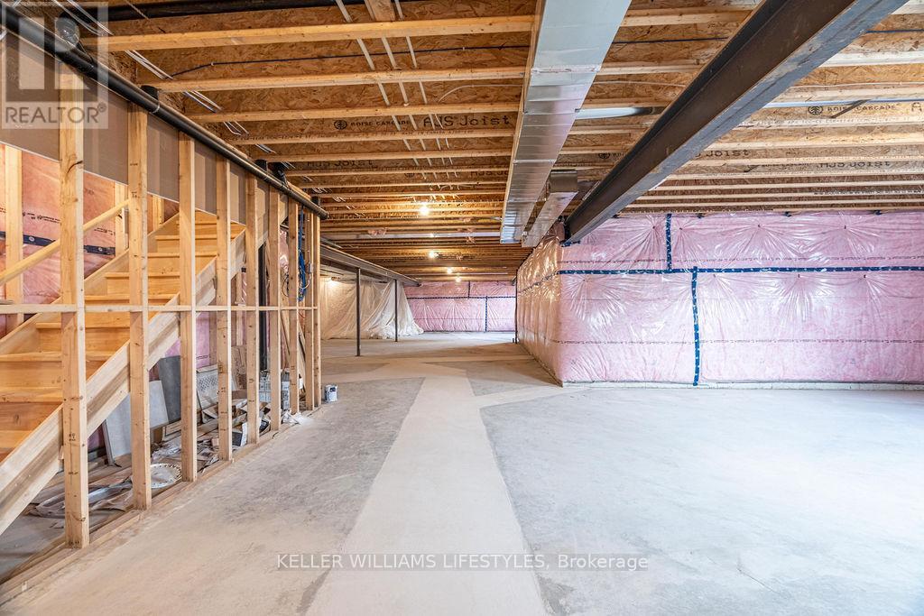 28 Alexander Gate, Lambton Shores, Ontario  N0M 1B0 - Photo 34 - X12994950