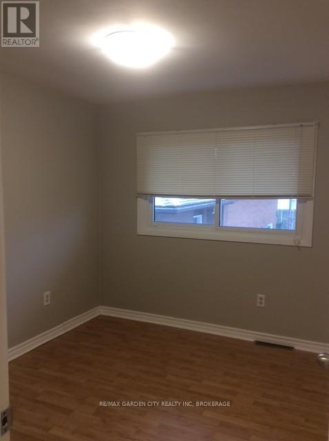 Upper - 43 Dunvegan Road, St. Catharines, Ontario  L2P 1H5 - Photo 12 - X12995036