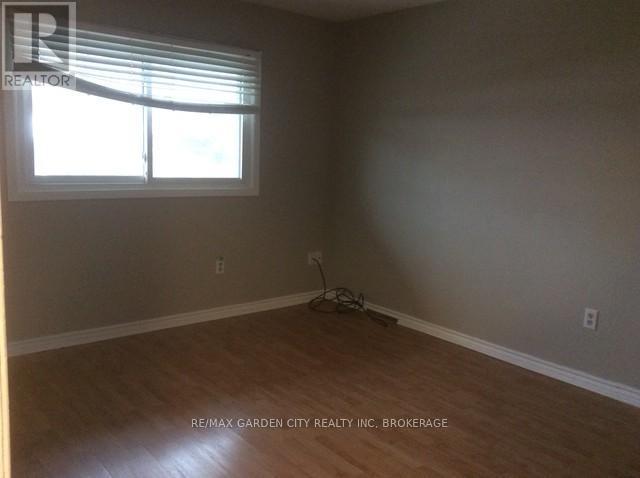 Upper - 43 Dunvegan Road, St. Catharines, Ontario  L2P 1H5 - Photo 13 - X12995036