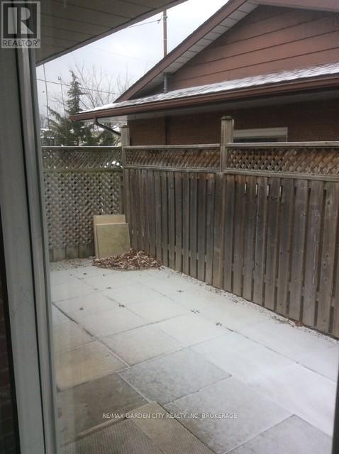 Upper - 43 Dunvegan Road, St. Catharines, Ontario  L2P 1H5 - Photo 15 - X12995036