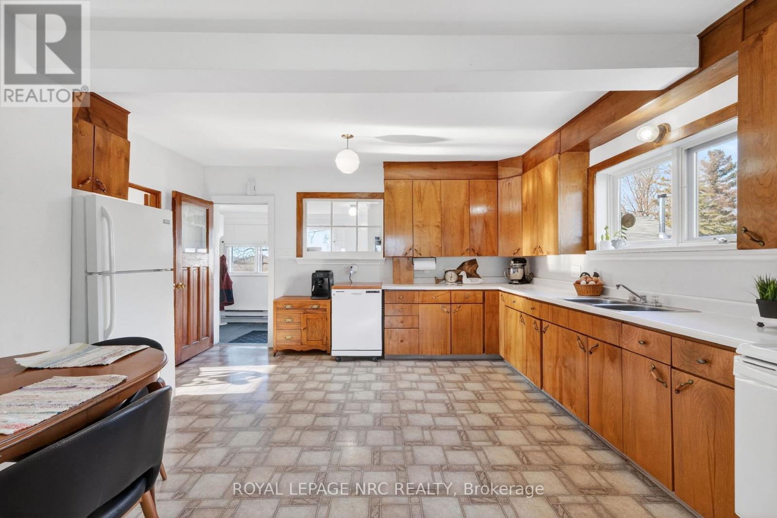 60818 Regional Rd 27 Road, Wainfleet, Ontario  L3B 5N6 - Photo 6 - X12995084