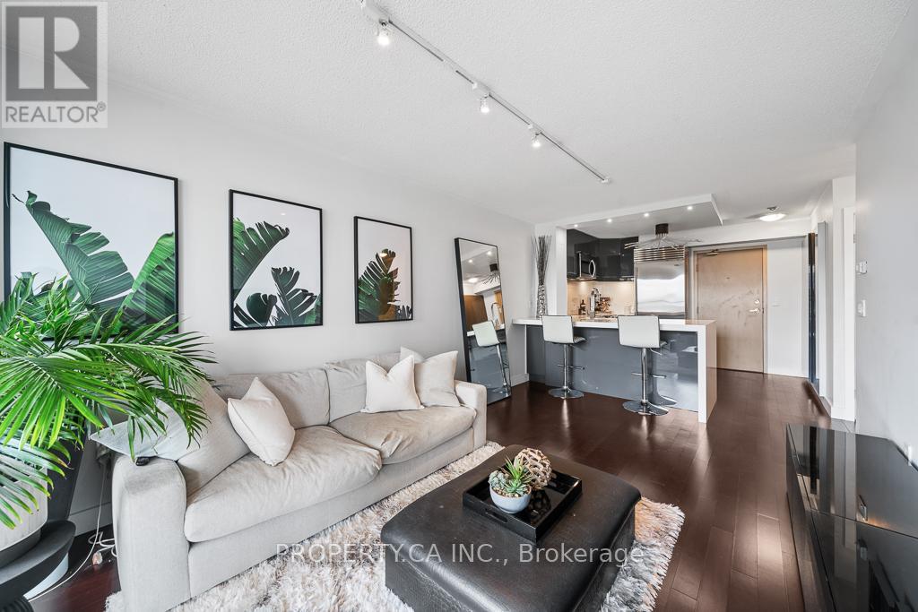 1503 - 909 Bay Street, Toronto, Ontario  M5S 3G2 - Photo 10 - C12994914