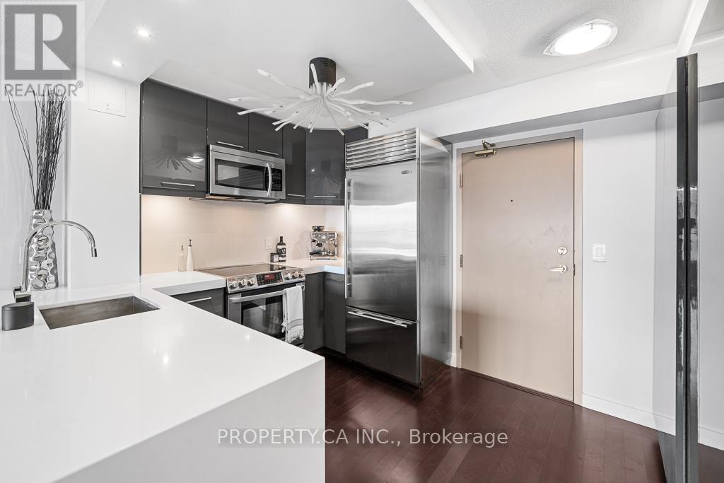 1503 - 909 Bay Street, Toronto, Ontario  M5S 3G2 - Photo 5 - C12994914