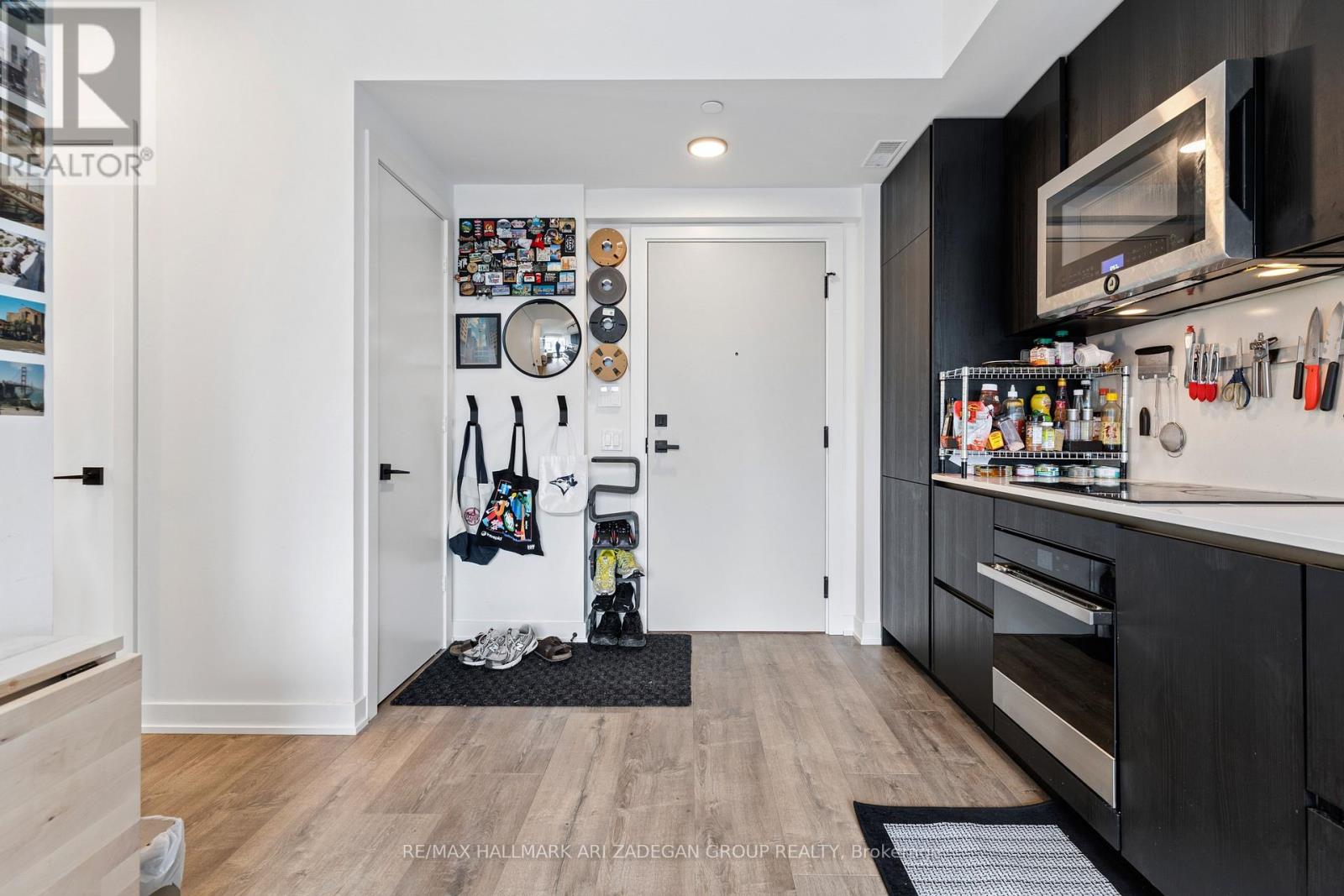 1908 - 327 King Street W, Toronto, Ontario  M5V 0W7 - Photo 18 - C12994940