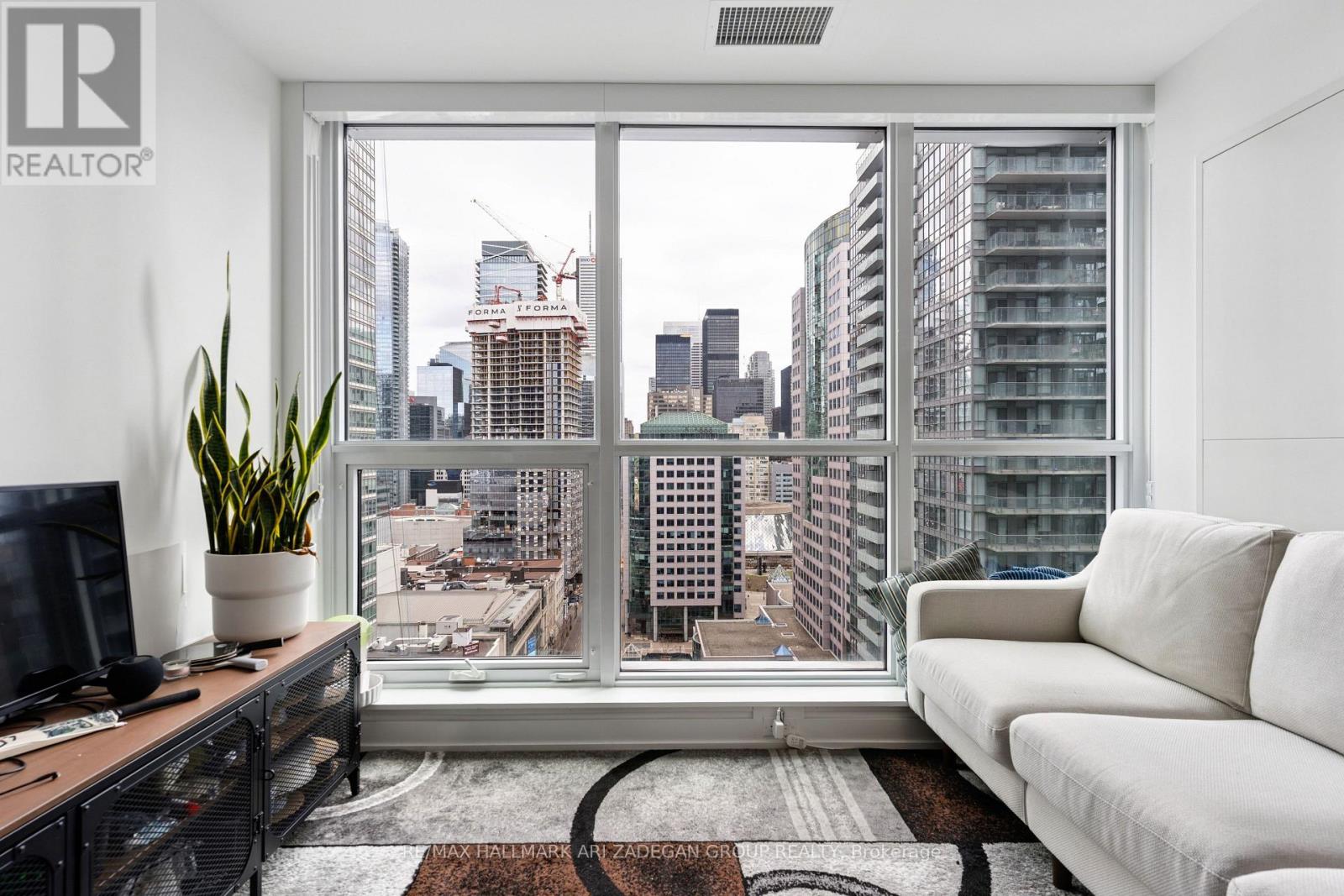 1908 - 327 King Street W, Toronto, Ontario  M5V 0W7 - Photo 2 - C12994940