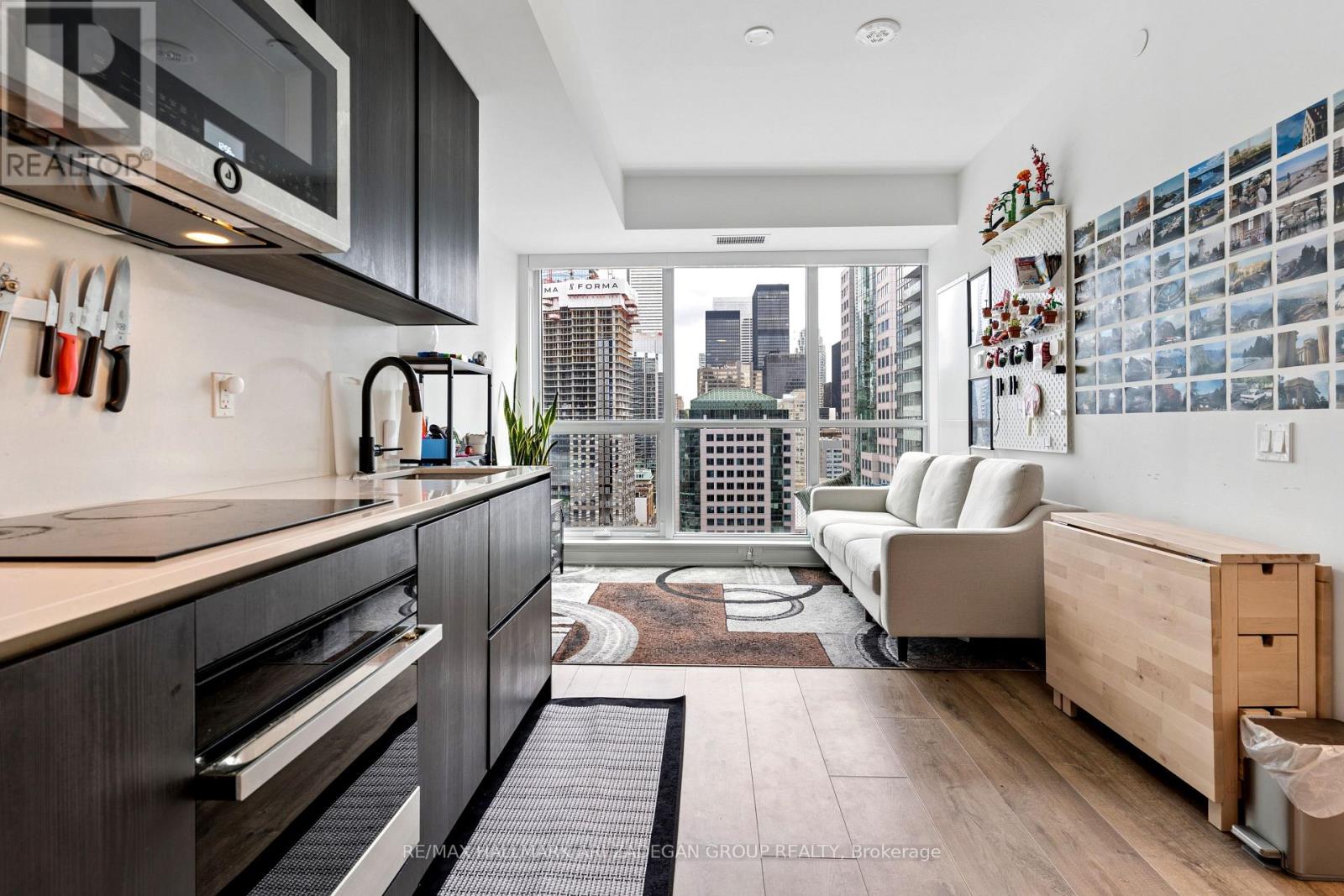 1908 - 327 King Street W, Toronto, Ontario  M5V 0W7 - Photo 3 - C12994940