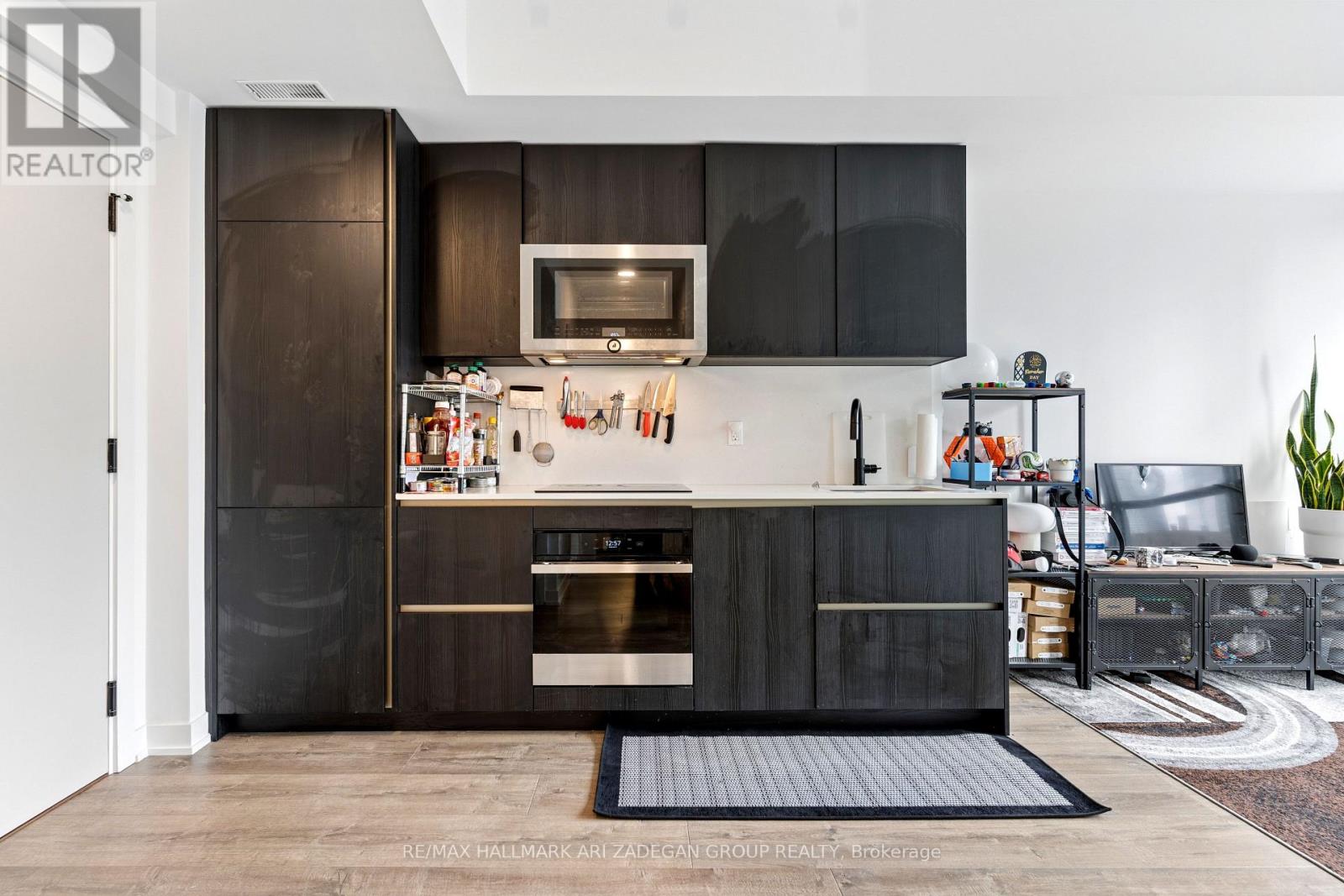 1908 - 327 King Street W, Toronto, Ontario  M5V 0W7 - Photo 4 - C12994940