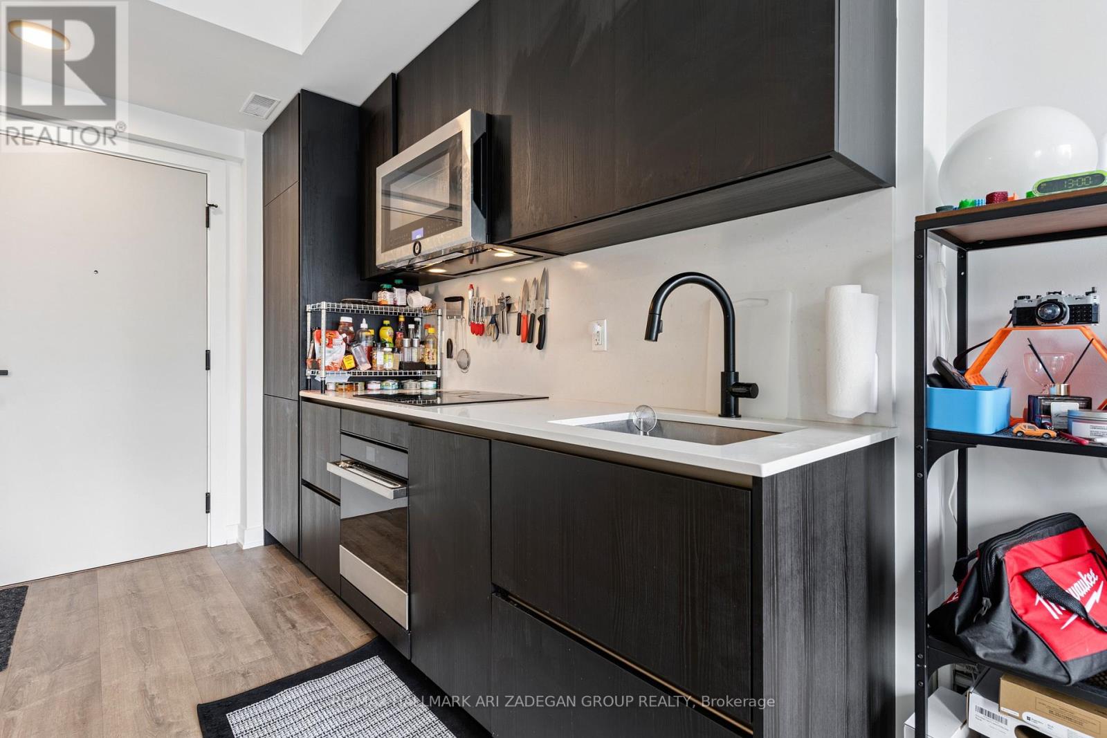 1908 - 327 King Street W, Toronto, Ontario  M5V 0W7 - Photo 5 - C12994940