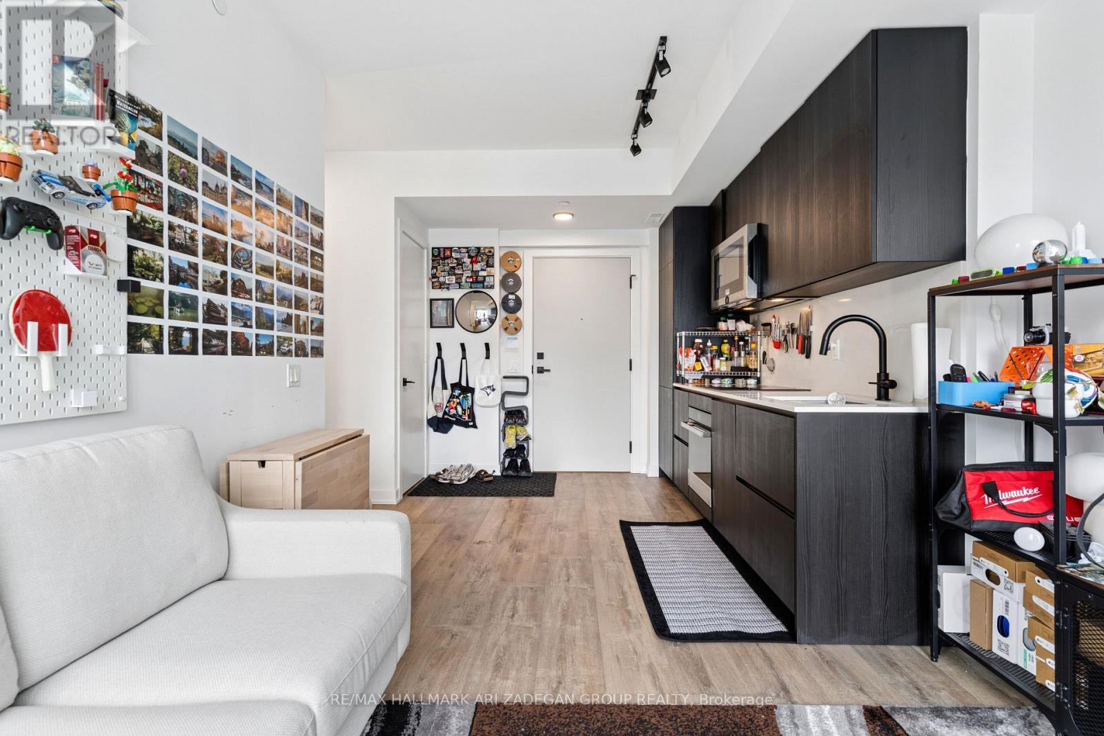 1908 - 327 King Street W, Toronto, Ontario  M5V 0W7 - Photo 6 - C12994940