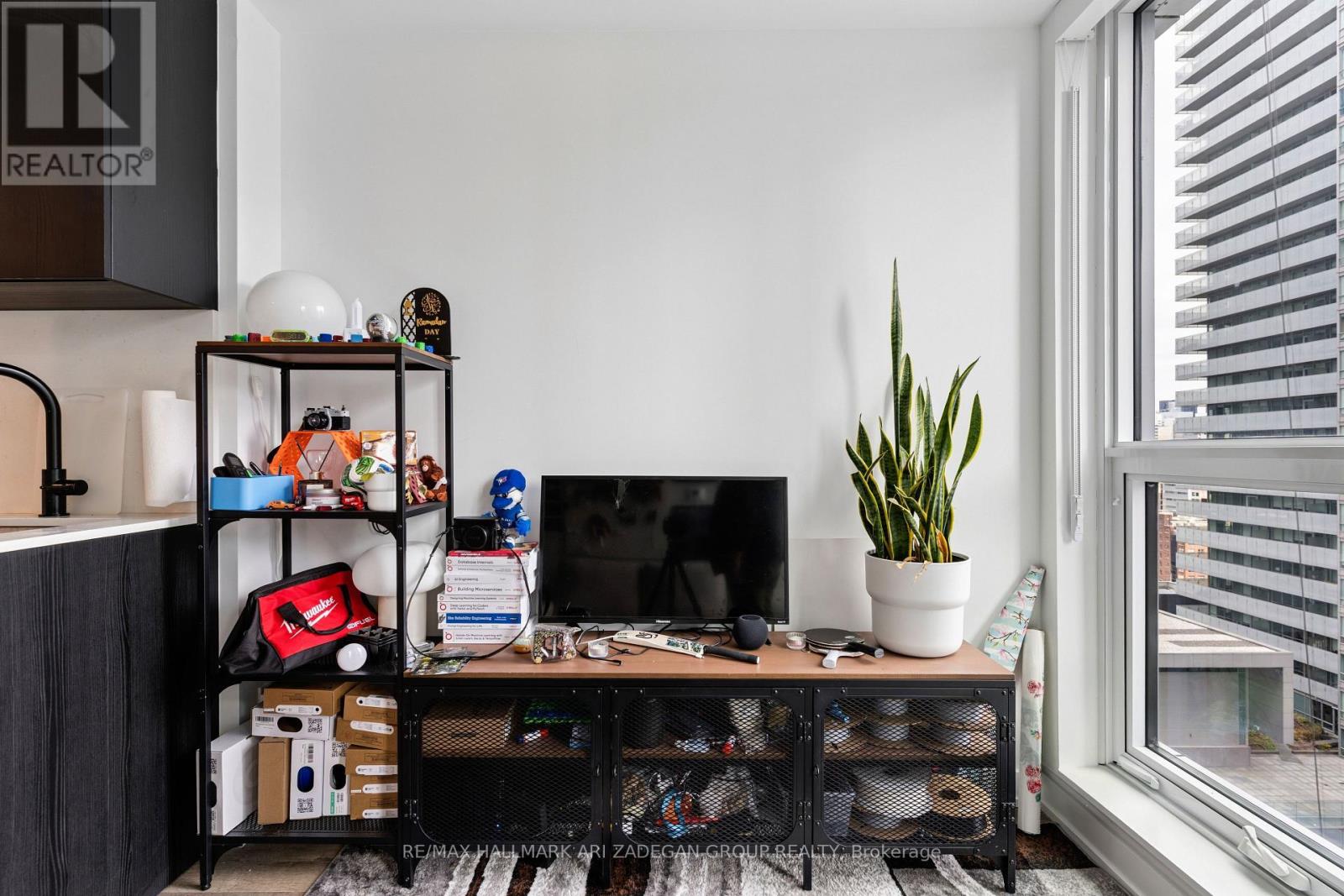 1908 - 327 King Street W, Toronto, Ontario  M5V 0W7 - Photo 7 - C12994940