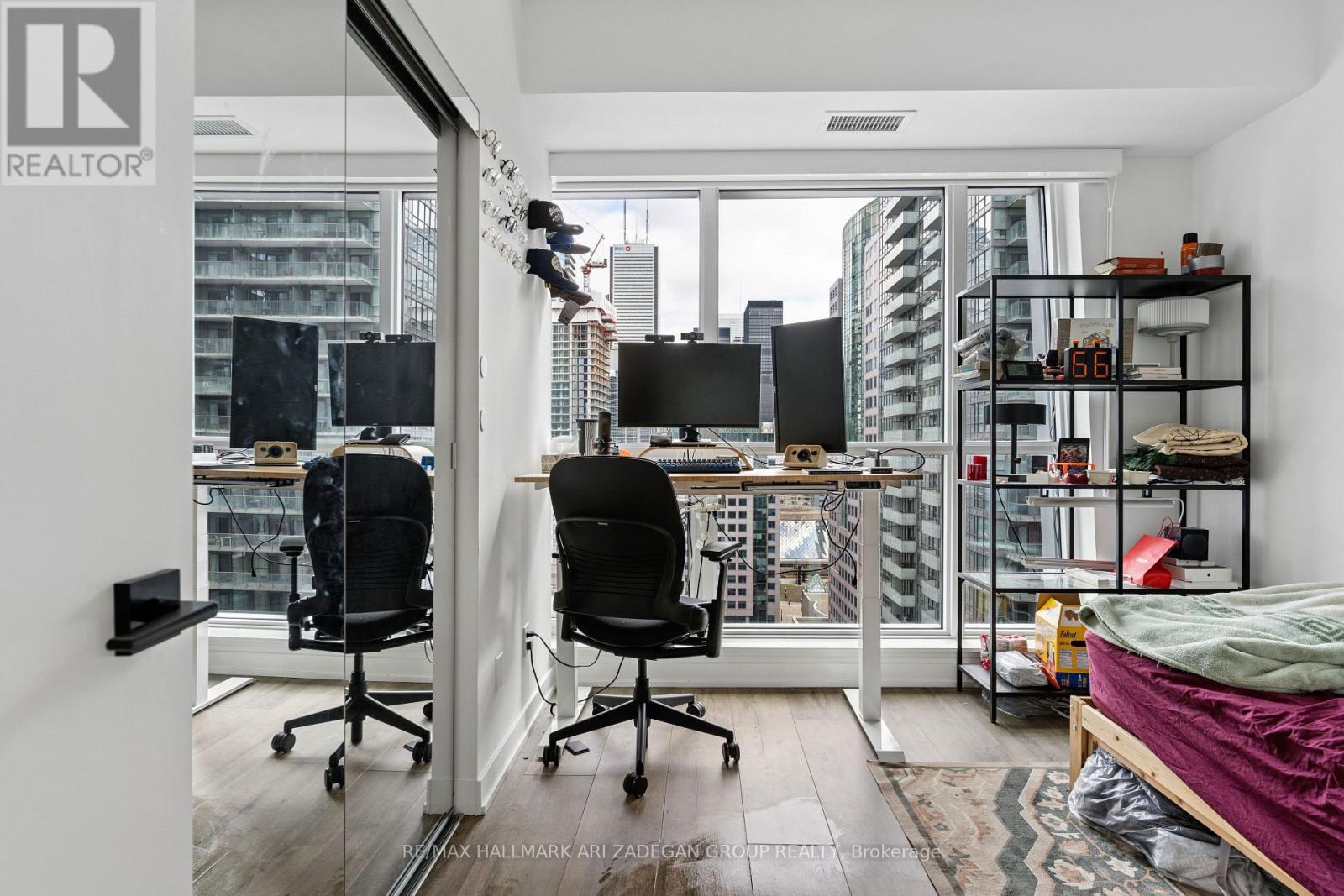 1908 - 327 King Street W, Toronto, Ontario  M5V 0W7 - Photo 8 - C12994940